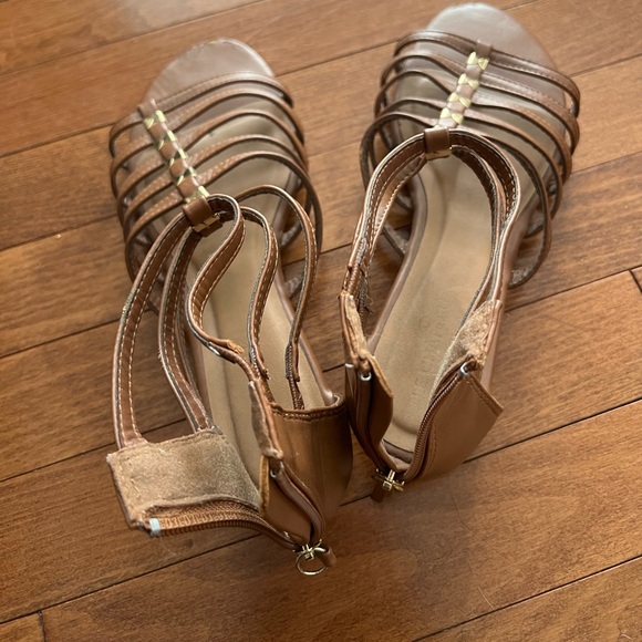 Le chateau sandles - Picture 2 of 3